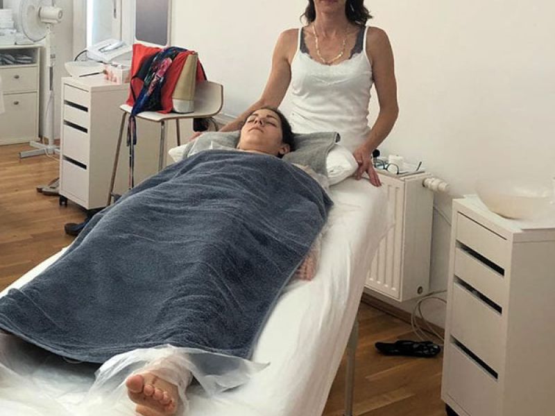 Sonja Wieser bei der Fortbildungen von Pandhy’s Sugaring